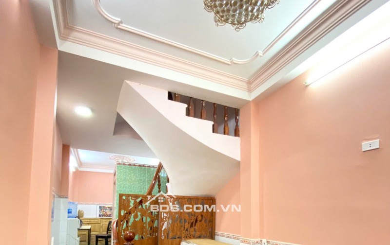 GIẢM SÂU, BÁN GẤP CHỈ CÒN HƠN 6 TỶ.  SIÊU PHẨM VƯỜN CHUỐI QUẬN 3, 30M2, 5 TẦNG CÓ 2ST, 6 PHÒNG